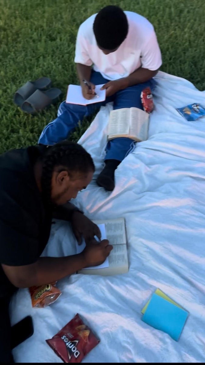 Photograph for story: Word On The Lawn